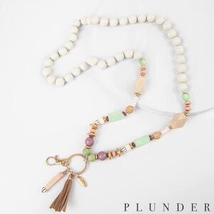 Plunder Cream and Green Beaded Necklace